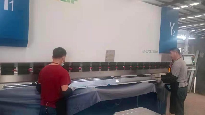 非标设备的质量直接关系到企业的生产安全和生产效率。在选择厂家时，要关注以下方面：